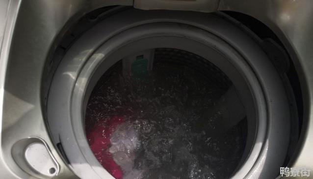 海尔滚筒洗衣机怎样清洗排水