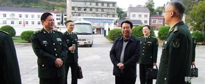 司令员比省委书记大吗