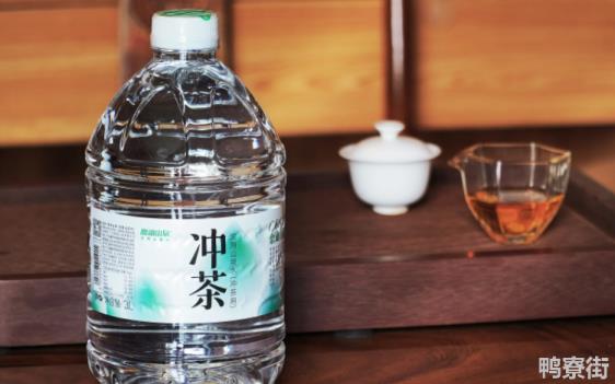 每天用茶水代替水有什么危害吗？